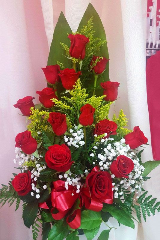 Triangular Bouquet Red Rouses