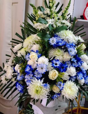 Blue-White--flowers-condolence