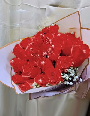 Bunch-red-roses