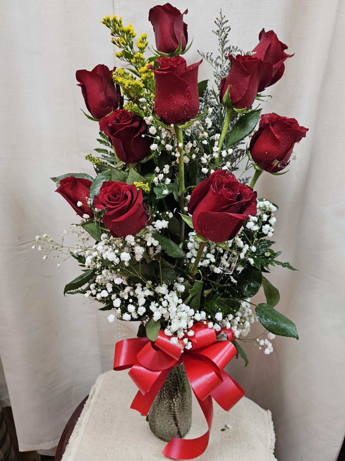 Mediun- bouquet-roses-includes-balloon